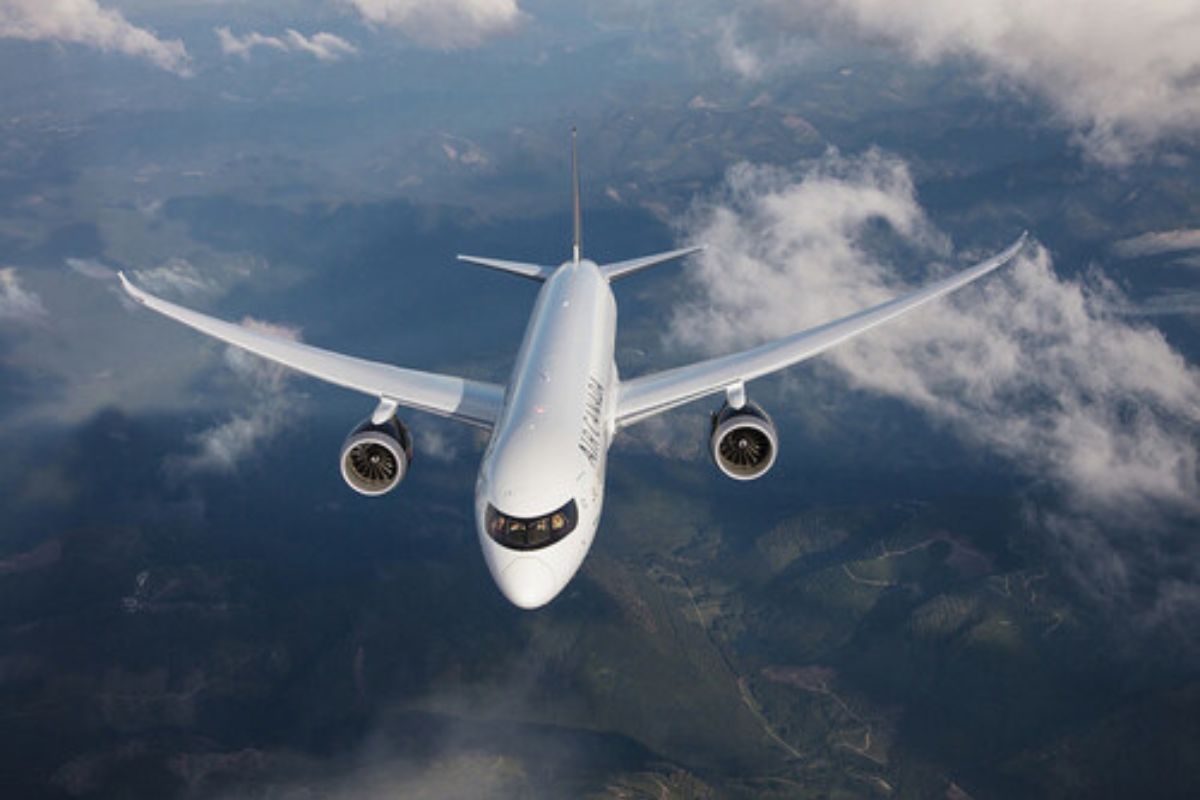 Air Canada named leading airline to North America at World Travel Awards
